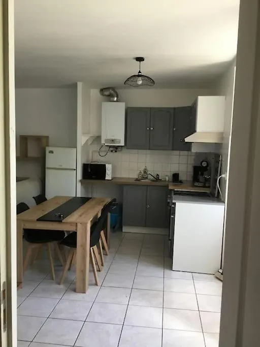 Appartement Rdc 迪南 0*,